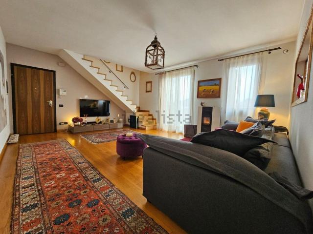 Appartamento in vendita di 120 m² in Via Puglie