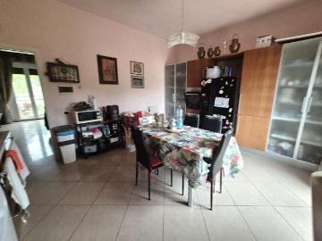 Appartamento in vendita di 120 m² in Via Quinto Settano, 53100
