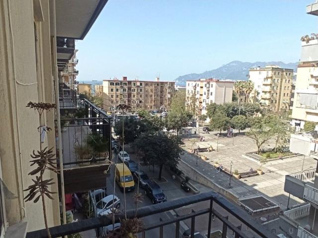 Appartamento in vendita di 120 m² in Via Roberto Santamaria, 36