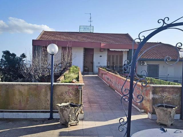 Appartamento in vendita di 120 m² in Via Roma