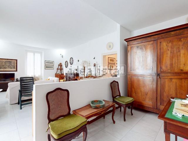 Appartamento in vendita di 120 m² in Via Roma, 27