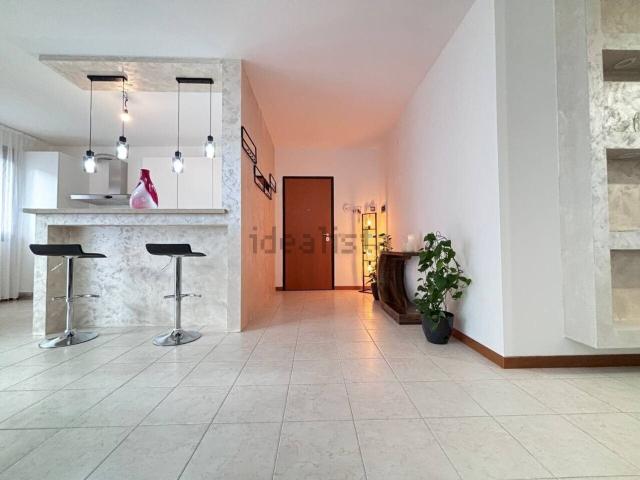 Appartamento in vendita di 120 m² in Via Roma, 33