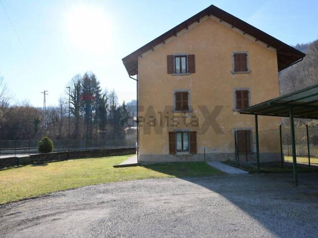Appartamento in vendita di 120 m² in Via Roncaglia Entro, 76