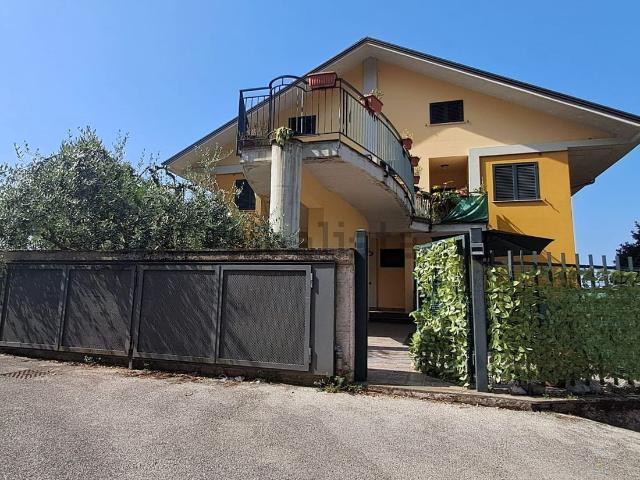 Appartamento in vendita di 120 m² in Via Roscigno, 7