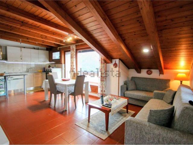 Appartamento in vendita di 120 m² in Via Regia