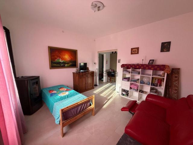 Appartamento in vendita di 120 m² in Via Renzo Artioli