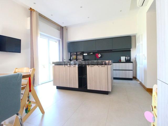 Appartamento in vendita di 120 m² in Via Riva del Garda