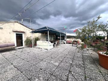 Appartamento in vendita di 120 m² in Via Riccardo Zandonai