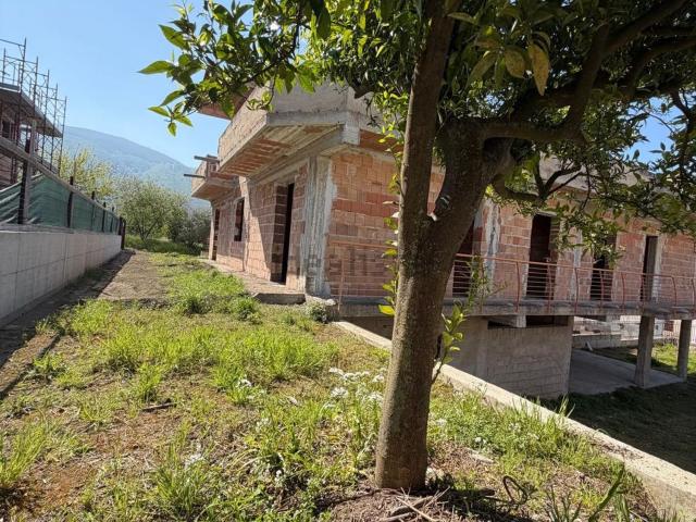Appartamento in vendita di 120 m² in Via Tommaso Carbone