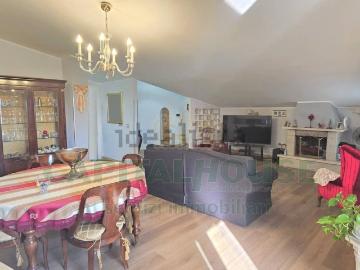 Appartamento in vendita di 120 m² in Via Tedeschi, 20