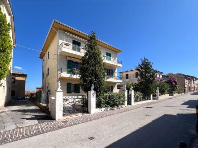 Appartamento in vendita di 120 m² in Via Trento, 208