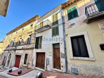 Appartamento in vendita di 120 m² in Via Umberto I