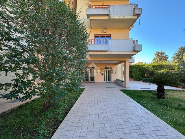 Appartamento in vendita di 120 m² in Via Ugo Foscolo, 13