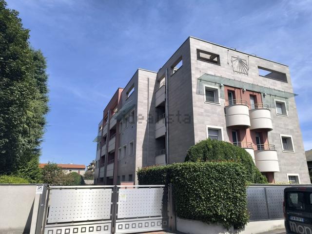 Appartamento in vendita di 120 m² in Via V. per Ceriano, 20