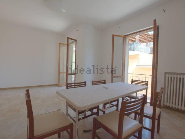 Appartamento in vendita di 120 m² in Via Val Tiberina
