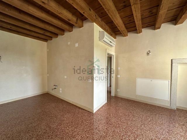 Appartamento in vendita di 120 m² in Via Valpolicella