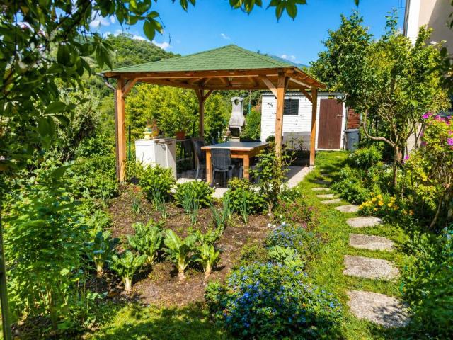 Appartamento in vendita di 120 m² in Via Vecchia Piemonte