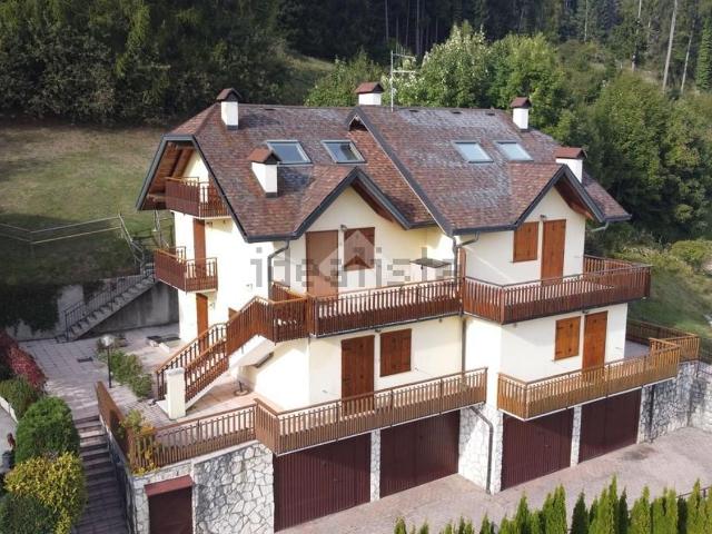 Appartamento in vendita di 120 m² in Via Verenetta, 4
