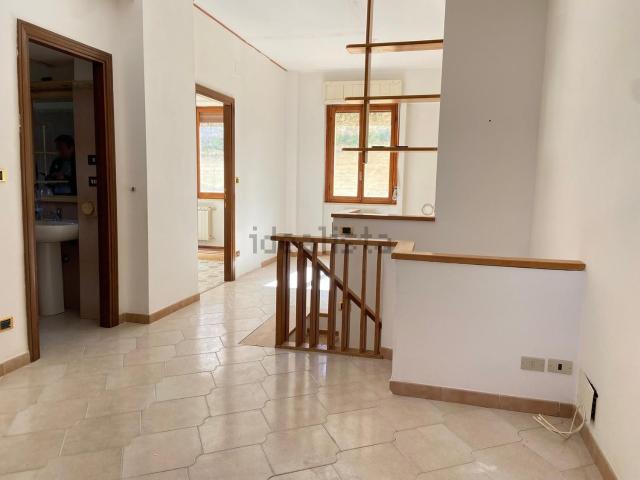 Appartamento in vendita di 120 m² in Via Vittorio Veneto, 52