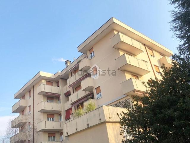 Appartamento in vendita di 120 m² in Via Vignoli, 1