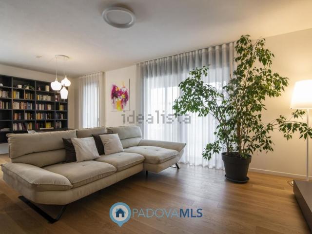 Appartamento in vendita di 120 m² in Via villa ruffina