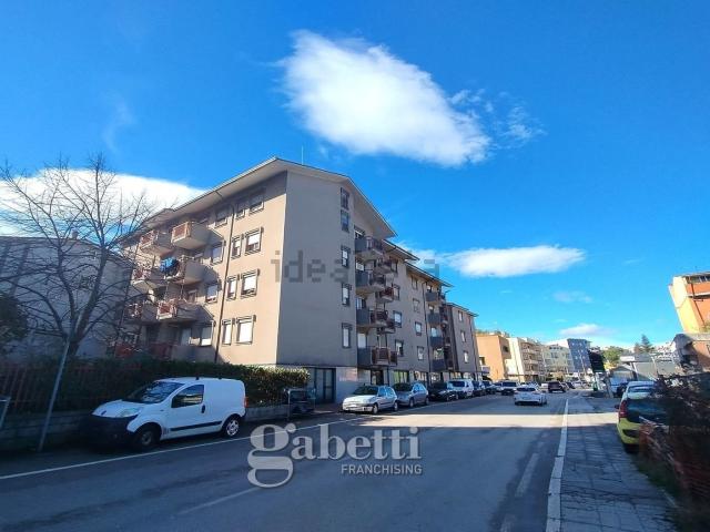Appartamento in vendita di 120 m² in Via Vincenzo Tiberio
