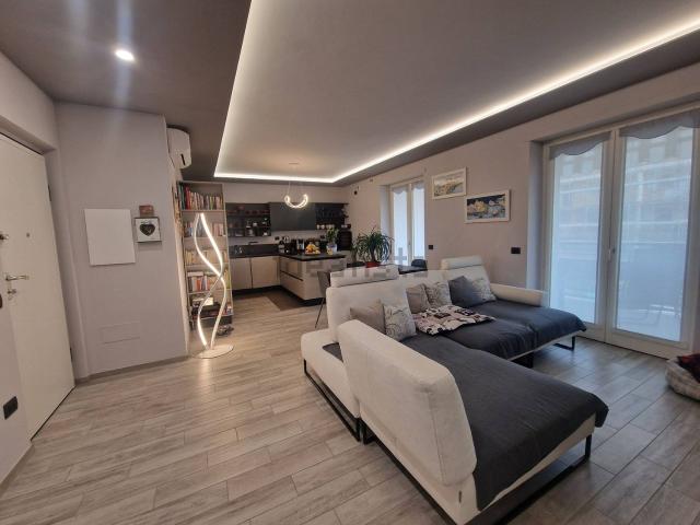 Appartamento in vendita di 120 m² in Via Visconti Venosta, 184