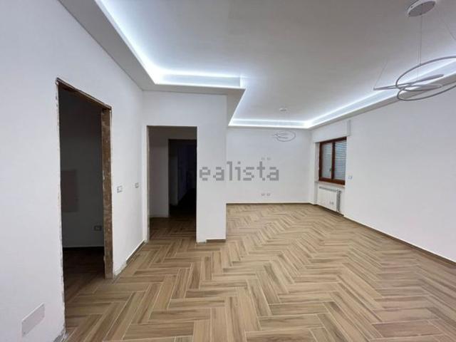 Appartamento in vendita di 120 m² in Viale Vincenzo de Filippis