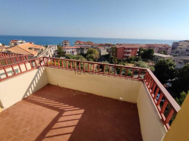 Appartamento in vendita di 120 m² in Viale Aldo Moro, 4