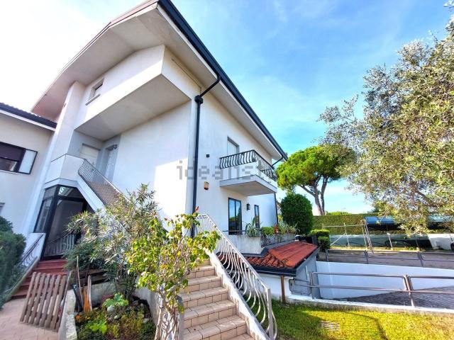 Appartamento in vendita di 120 m² in Viale Alfredo Albanese
