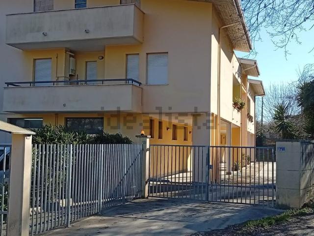 Appartamento in vendita di 120 m² in Viale dei Pini, 81