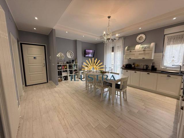 Appartamento in vendita di 120 m² in Viale della Resistenza, 17