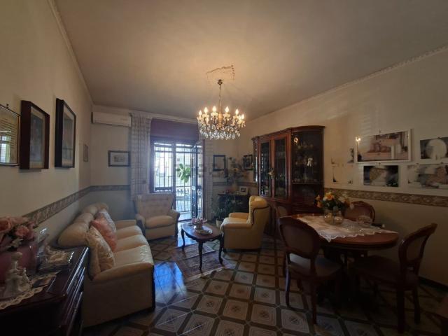 Appartamento in vendita di 120 m² in Viale Europa, 90