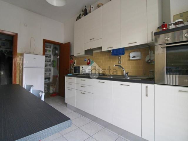 Appartamento in vendita di 120 m² in Viale G. Marconi, 270