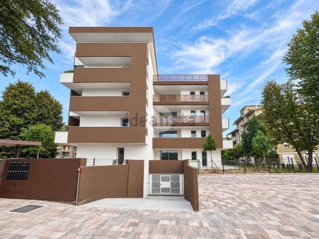 Appartamento in vendita di 120 m² in Viale G. G. Felissent, 102