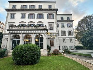 Appartamento in vendita di 120 m² in Viale Giacomo Matteotti