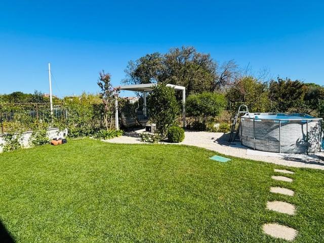 Appartamento in vendita di 120 m² in Viale Gradara