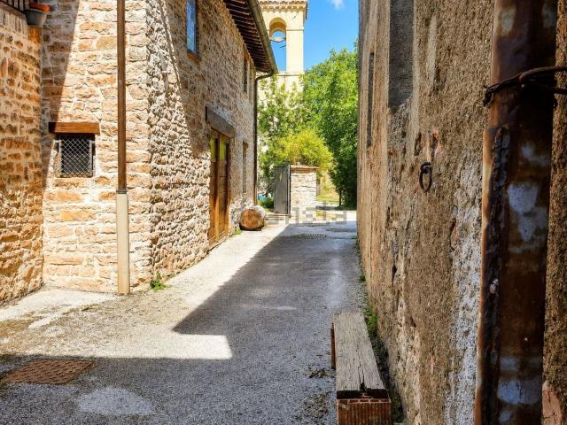 Appartamento in vendita di 120 m² in Frazione Fondi, 9