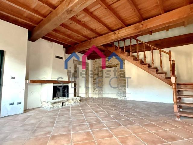 Appartamento in vendita di 120 m² in Località Piegaio Alto