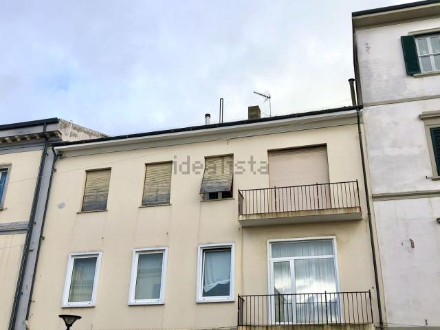 Appartamento in vendita di 120 m² in Piazza della Chiesa, 16