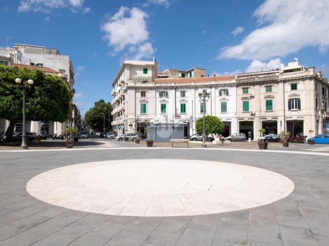 Appartamento in vendita di 120 m² in Piazza Francesco Lo Sardo, 37