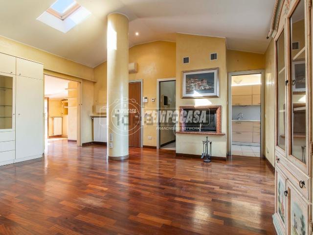 Appartamento in vendita di 120 m² in Piazza XXV Aprile, 19