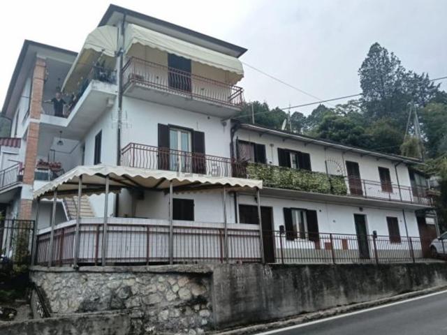 Appartamento in vendita di 120 m² in Strada Amerina, 3