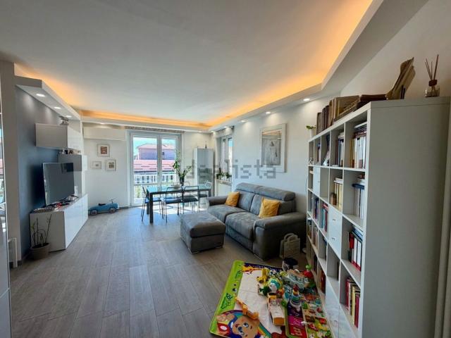 Appartamento in vendita di 120 m² in Strada al Lanificio, 3