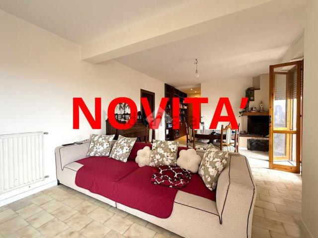 Appartamento in vendita di 120 m² in Strada Narni Sant&apos Urbano, 20
