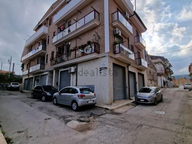 Appartamento in vendita di 120 m² in Strada Statale 89 Garganica, 76