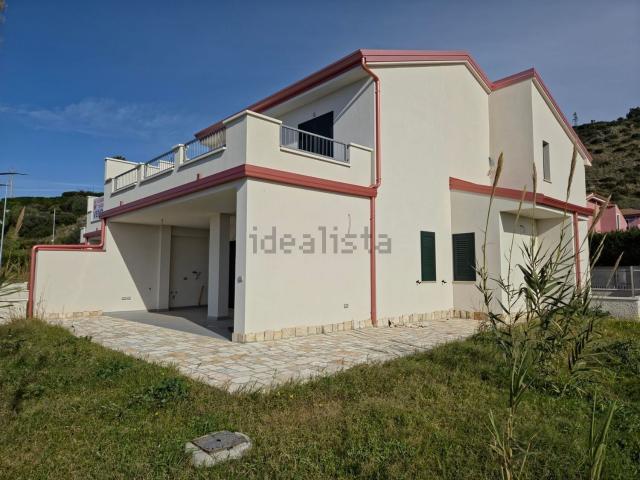 Appartamento in vendita di 120 m² in Strada Statale 18 Tirrena Inferiore, 8