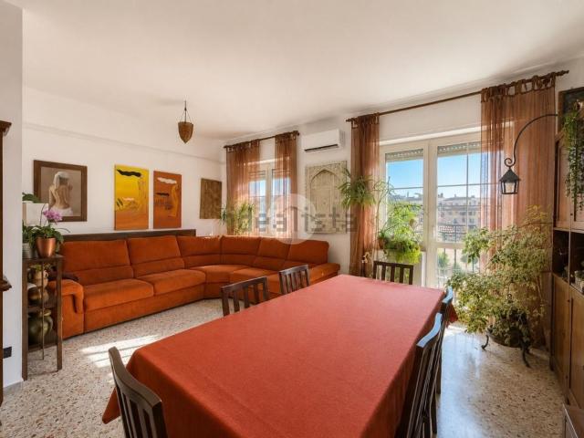 Appartamento in vendita di 121 m² in Via Campania, 6