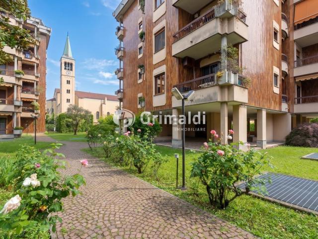 Appartamento in vendita di 121 m² in Via Cardinal Ferrari, 60