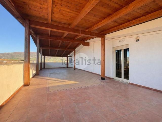 Appartamento in vendita di 121 m² in Via Crati, 8